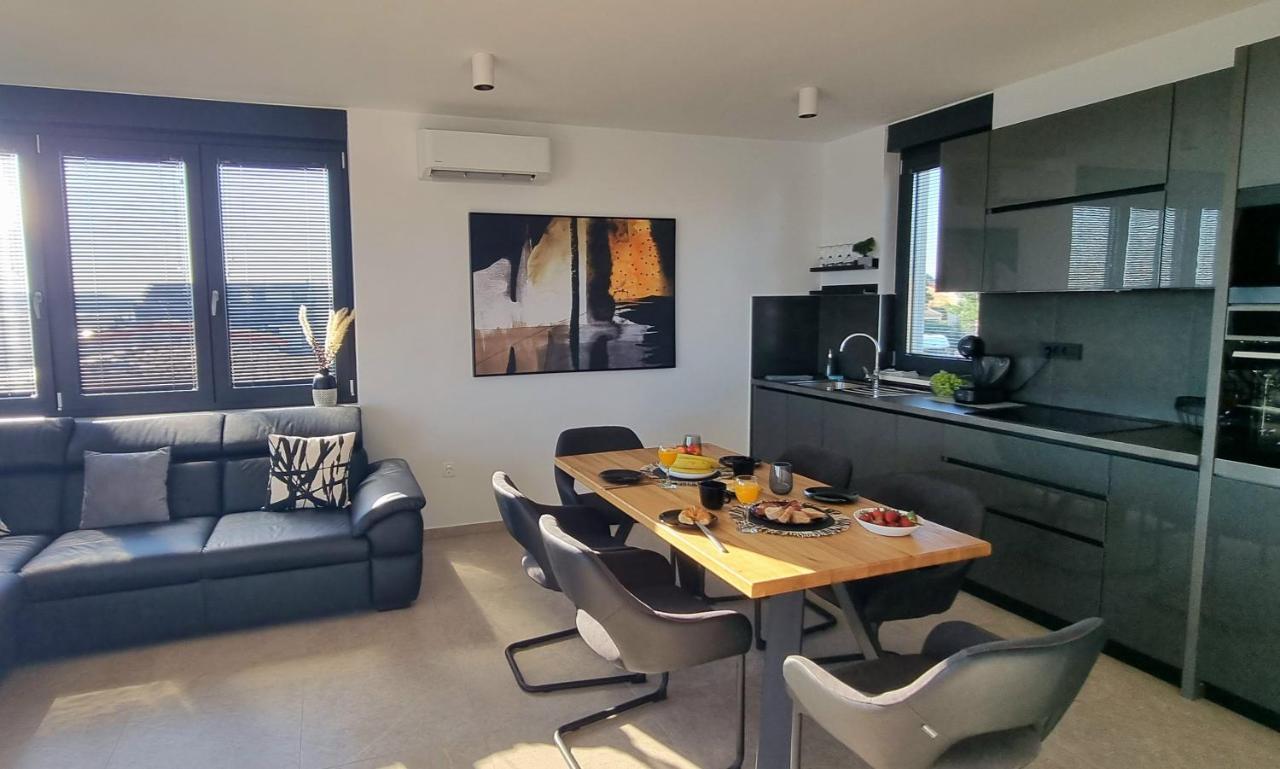 Dinary Penthouse Apartment Vir Ngoại thất bức ảnh